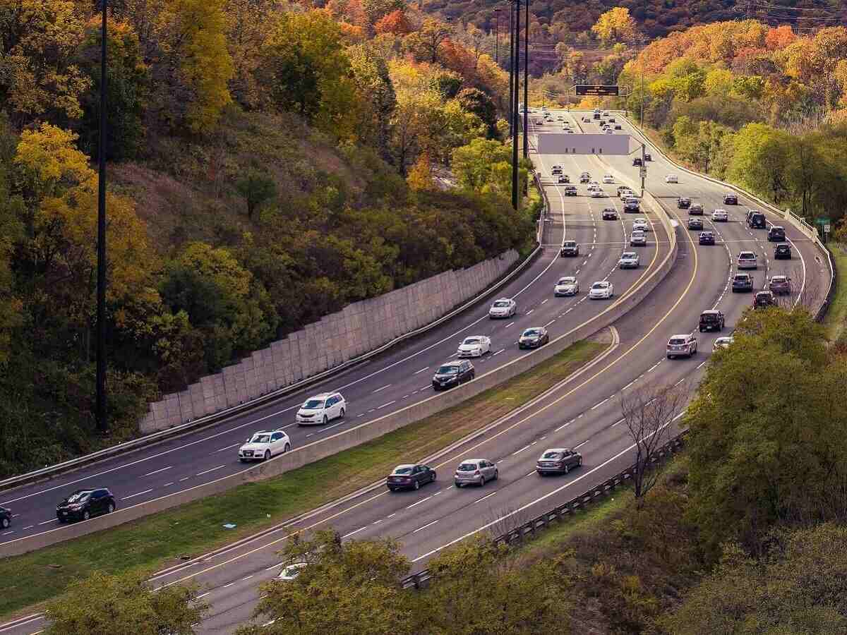 how to drive a car in freeway