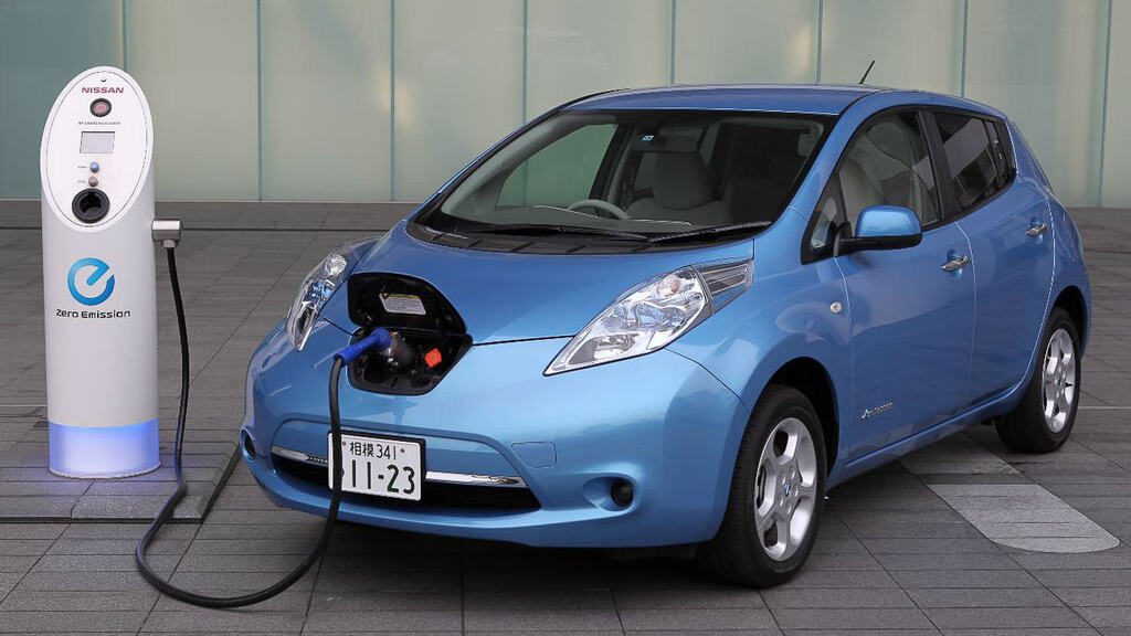 taking car of Nissan Leaf battery
