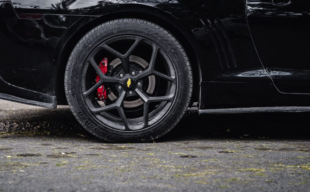 polishing car wheels