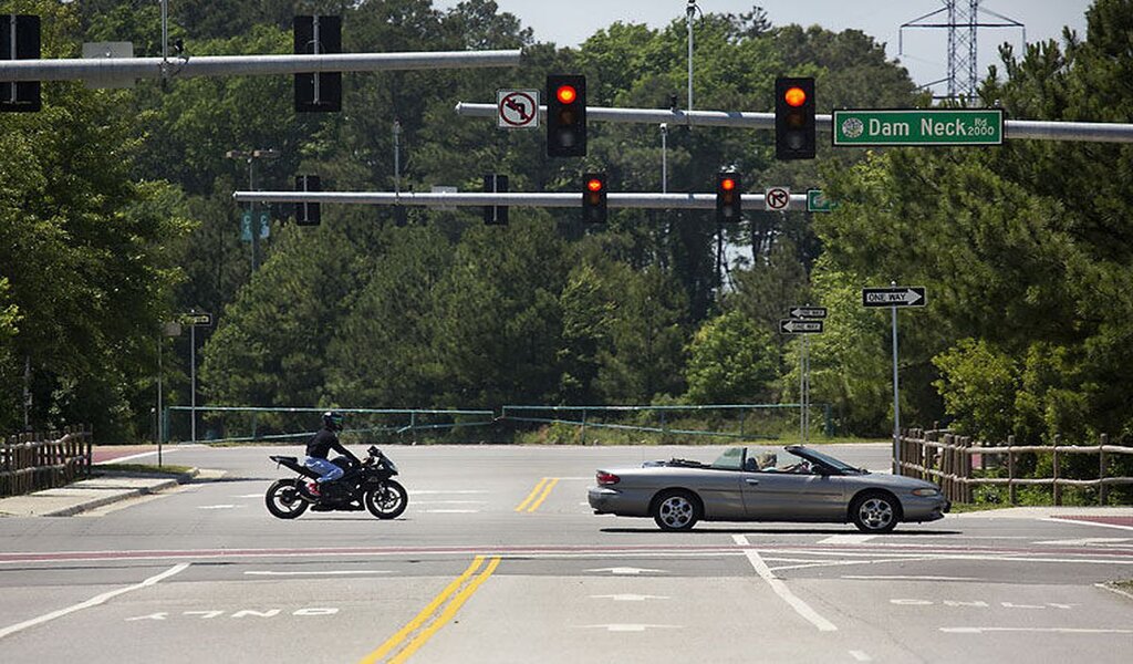 follow traffic signals at intersections