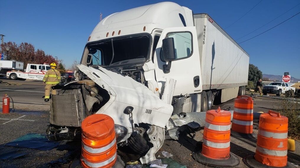 semi truck crashes