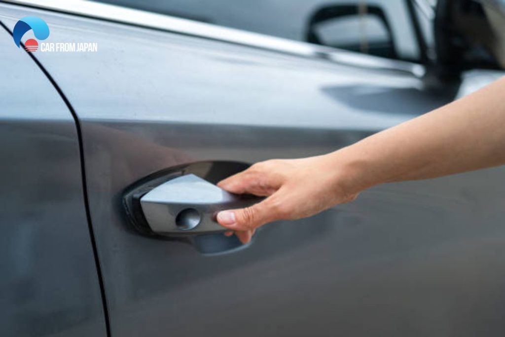 how to unlock a car door without a key