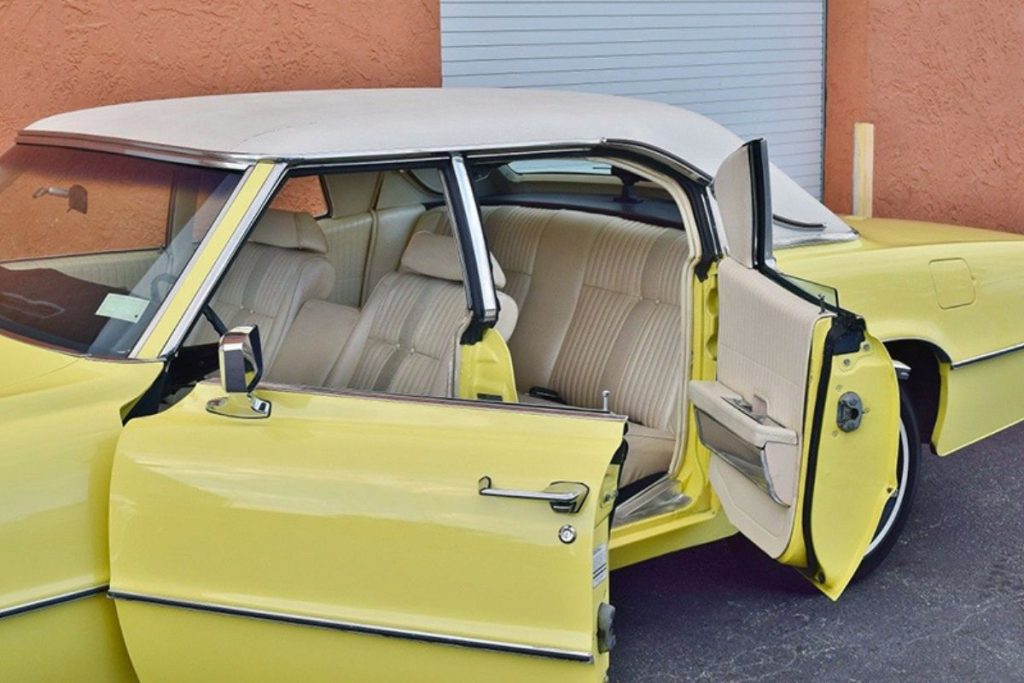what are suicide doors