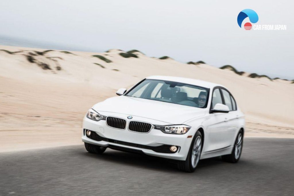 difference between bmw 320i and 328i