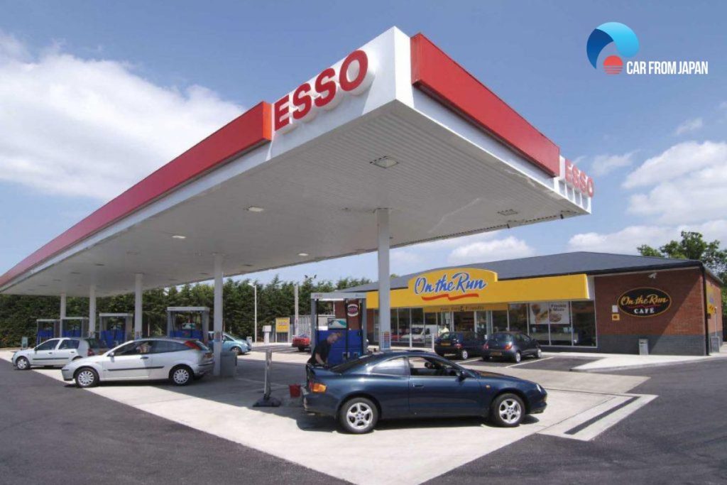 should you turn off your car when getting gas