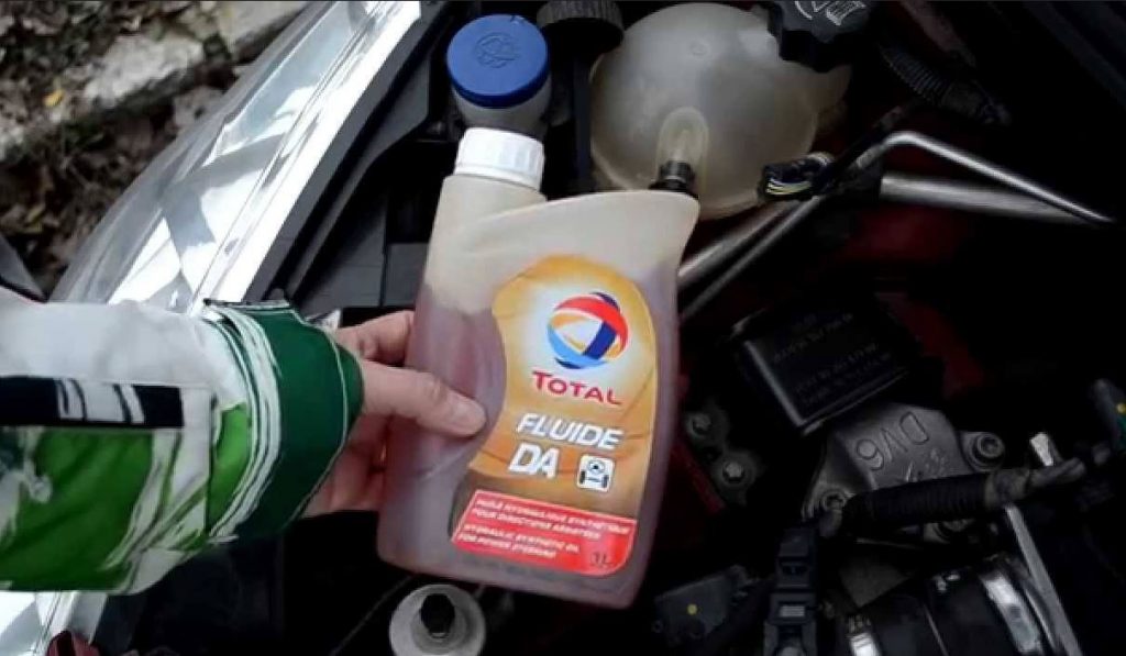 Can You Use Brake Fluid For Power Steering Fluid? - CAR FROM JAPAN