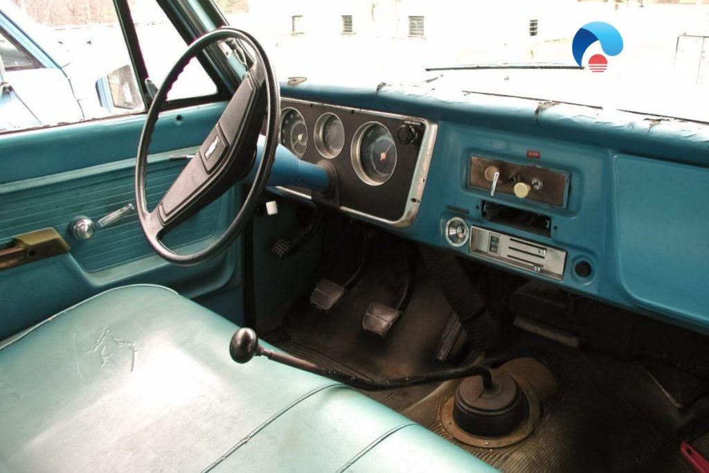 car reverse while driving