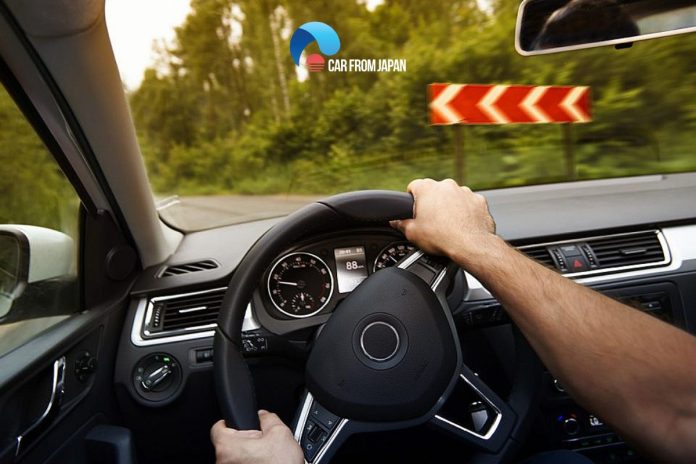 steering wheel returns to center after turn