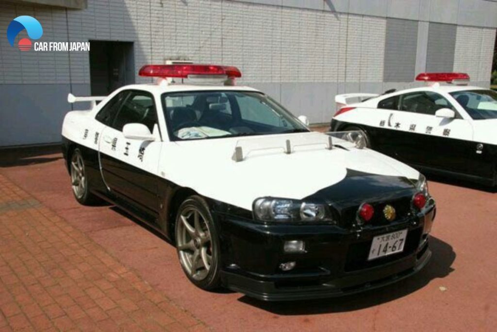 nissan skyline police car